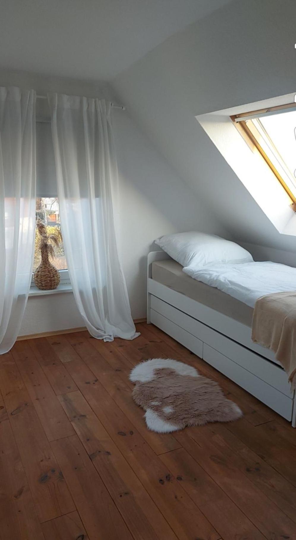 Stilvolle Ferienwohnung Free Parking, Space, Wlan Niestetal Exteriör bild