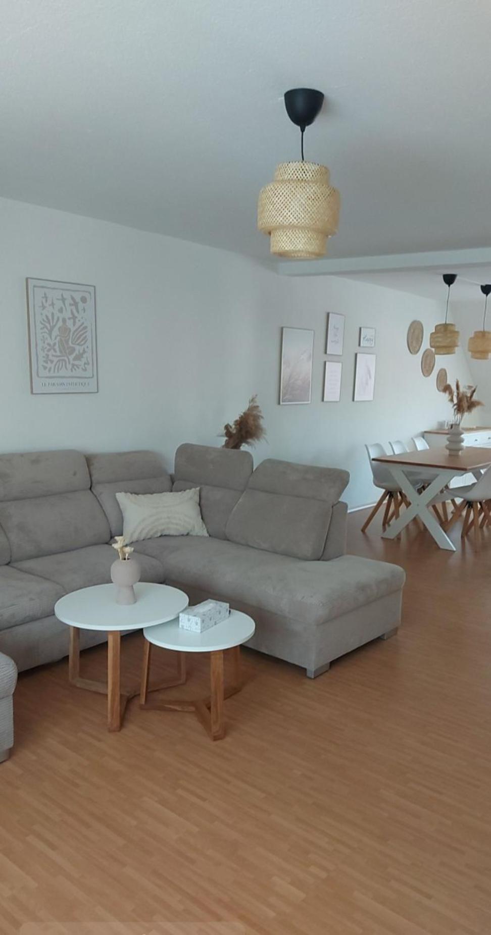 Stilvolle Ferienwohnung Free Parking, Space, Wlan Niestetal Exteriör bild