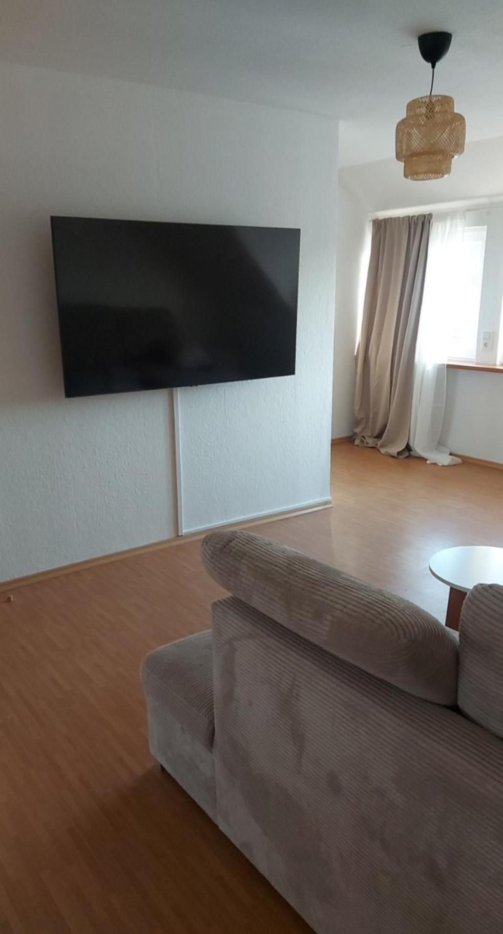 Stilvolle Ferienwohnung Free Parking, Space, Wlan Niestetal Exteriör bild